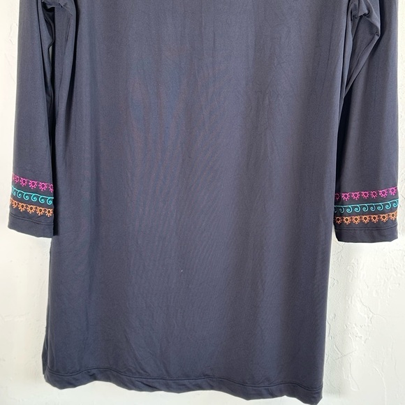 Cremieux Black V-neck 3/4 Sleeve Tunic Blouse with Embroidered Detail Sz S - Picture 9 of 9